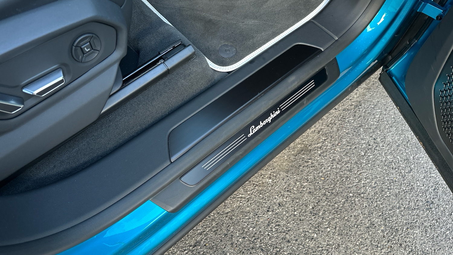 Used Lamborghini Urus 2025 for sale - 76292920: Photo 15