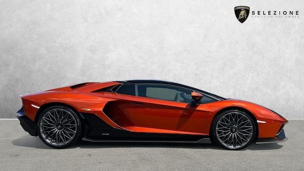 Used Lamborghini Aventador 2022 for sale - 73763087: Photo 2
