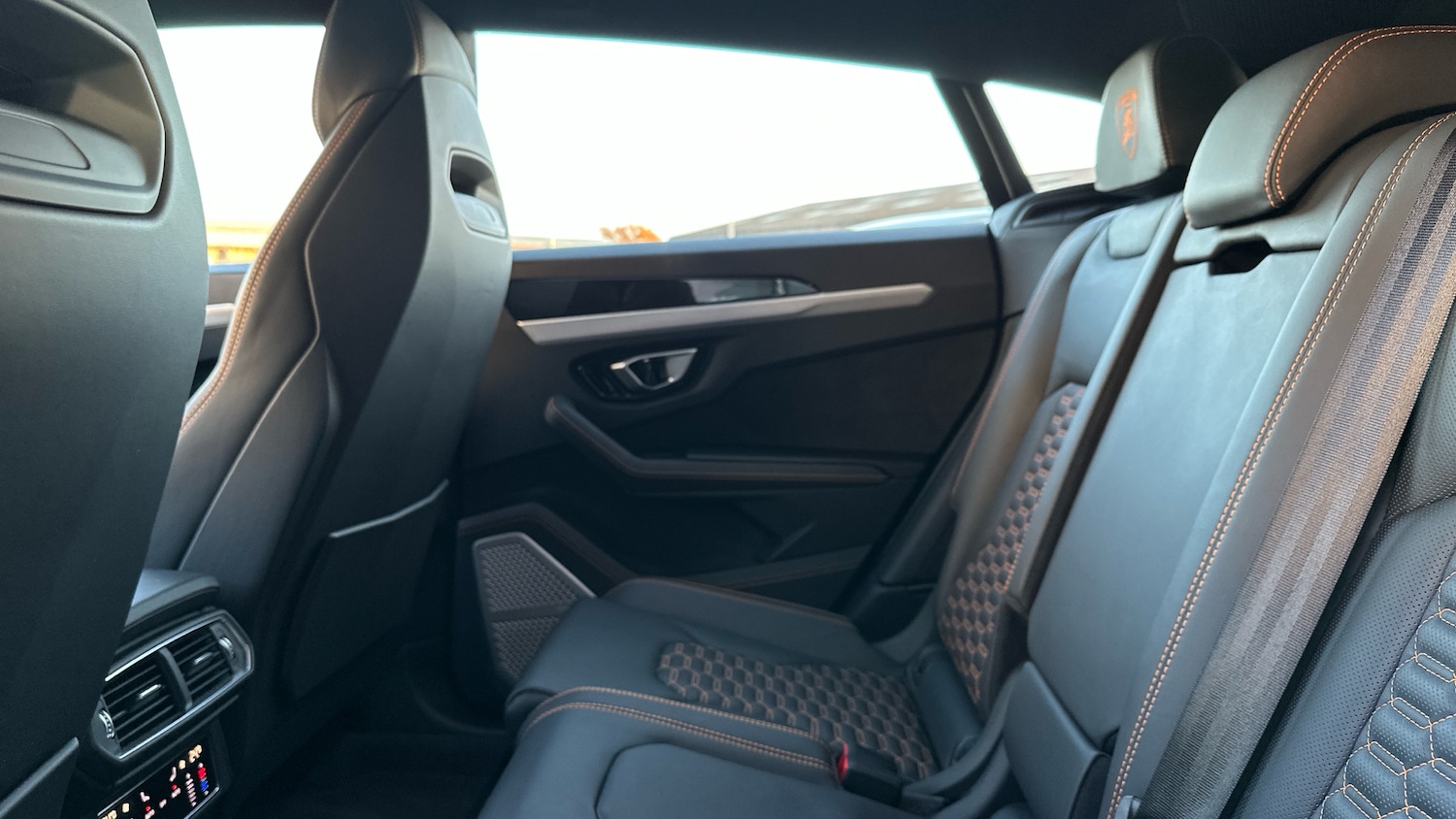 Used Lamborghini Urus 2022 for sale - 76770132: Photo 6