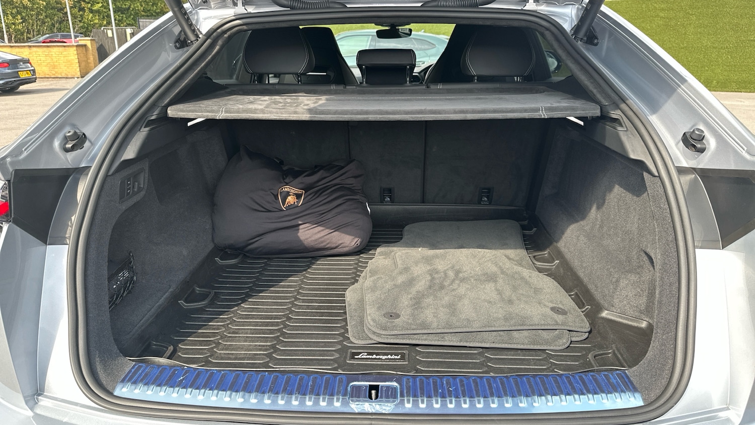 Used Lamborghini Urus 2023 for sale - 75718429: Photo 11