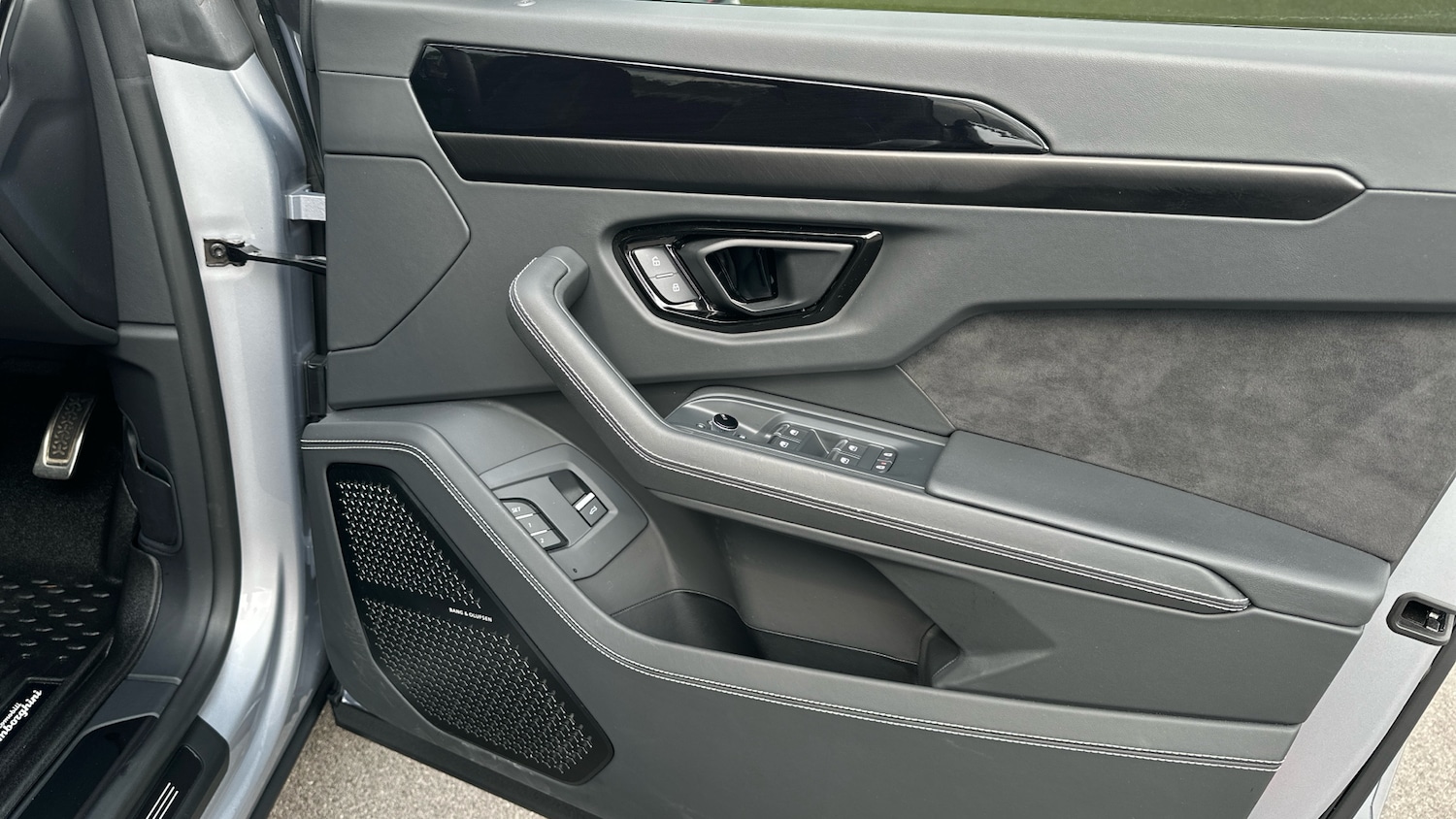 Used Lamborghini Urus 2023 for sale - 75718429: Photo 14