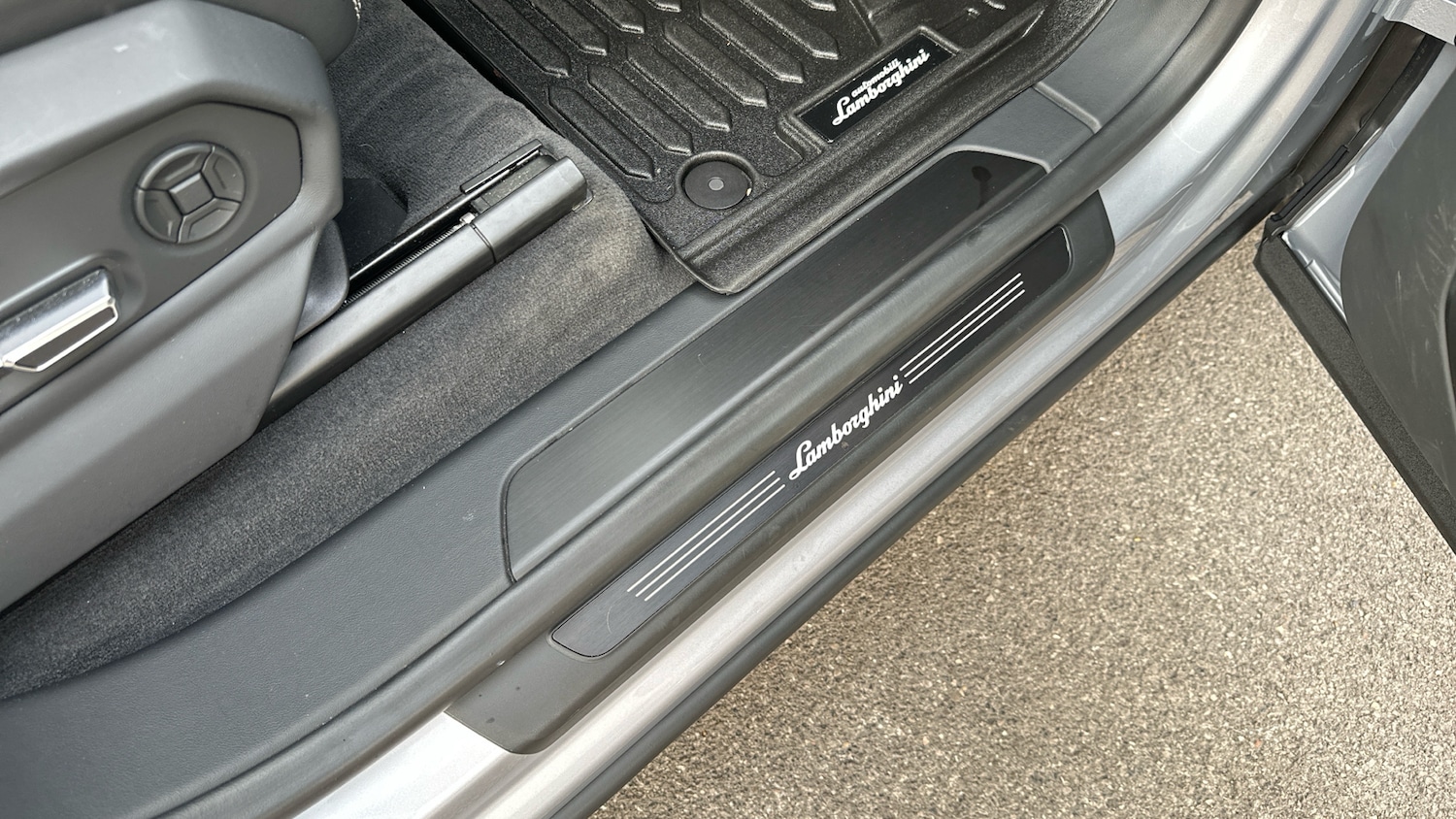 Used Lamborghini Urus 2023 for sale - 75718429: Photo 15