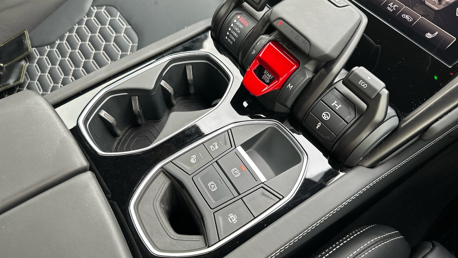 Used Lamborghini Urus 2023 for sale - 75718429: Photo 19