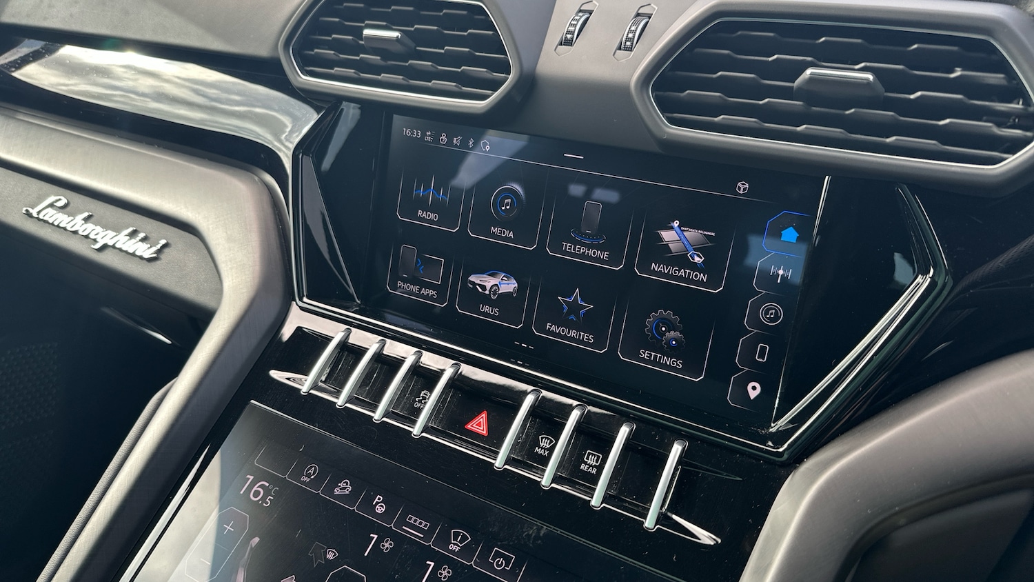Used Lamborghini Urus 2023 for sale - 76106944: Photo 16