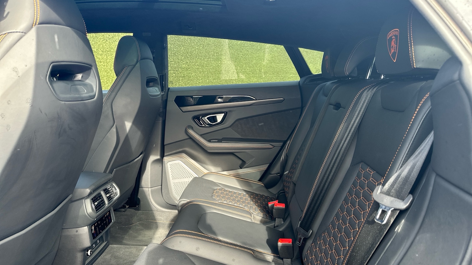 Used Lamborghini Urus 2023 for sale - 76106944: Photo 6
