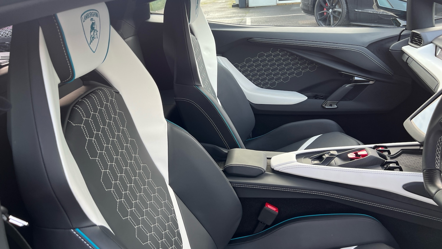 Used Lamborghini Revuelto 2024 for sale - 76470933: Photo 15