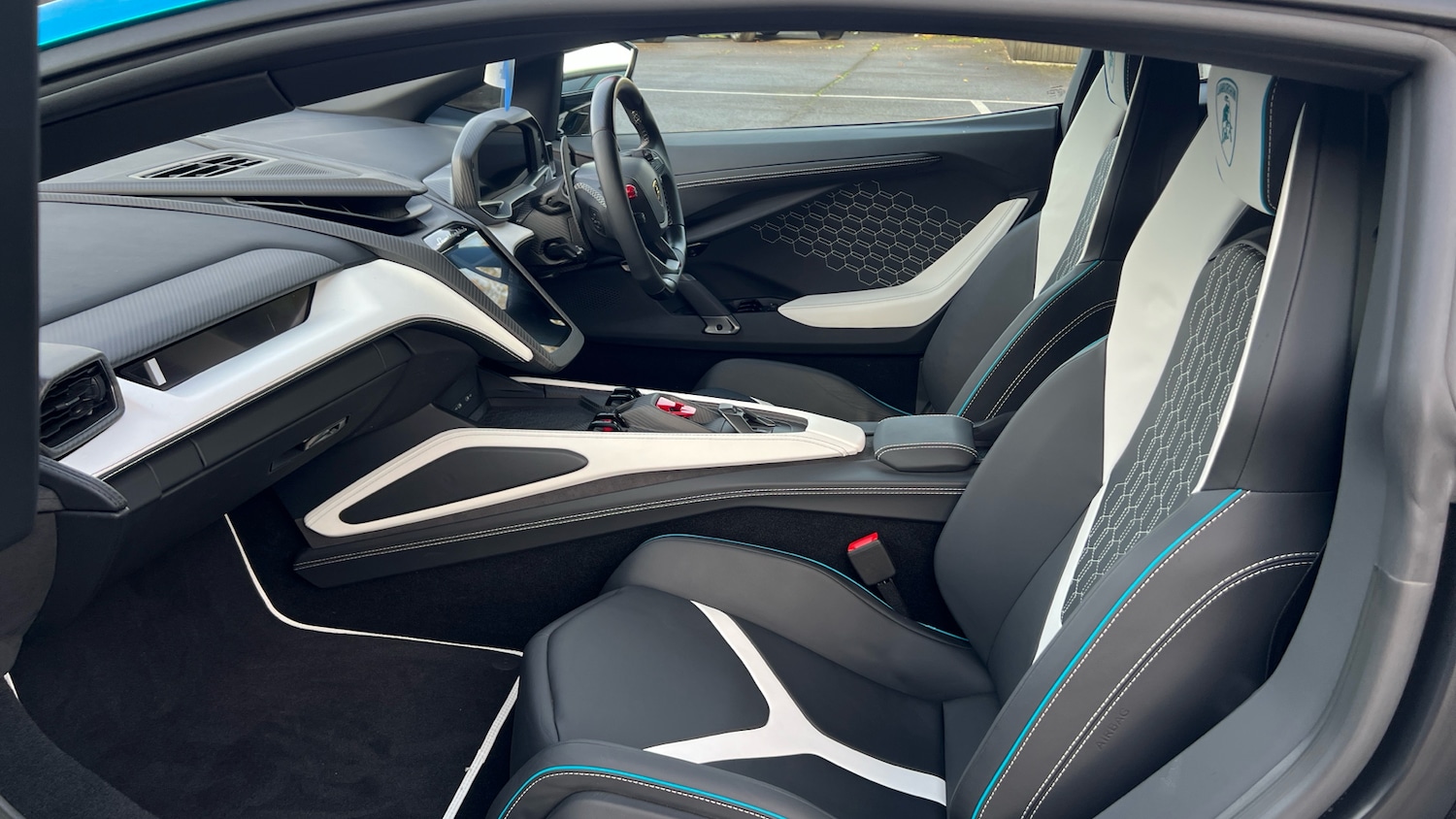 Used Lamborghini Revuelto 2024 for sale - 76470933: Photo 7