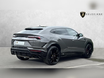 Used Lamborghini Urus 2023 for sale - 78633619: Photo