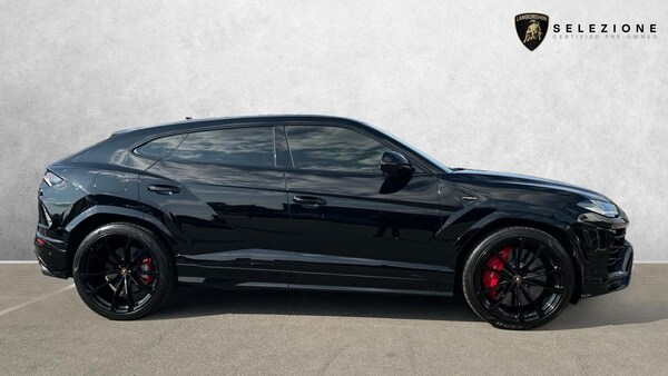 Used Lamborghini Urus 2022 for sale - 76324968: Photo 2