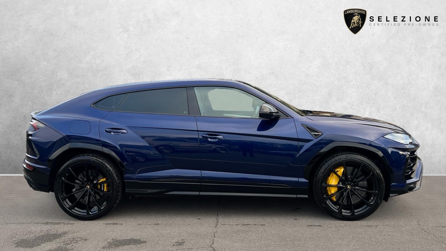 Used Lamborghini Urus 2018 for sale - 76699566: Photo 2