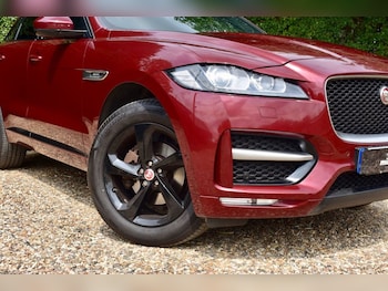 Used Jaguar F-Pace 2016 for sale - 79300113: Photo