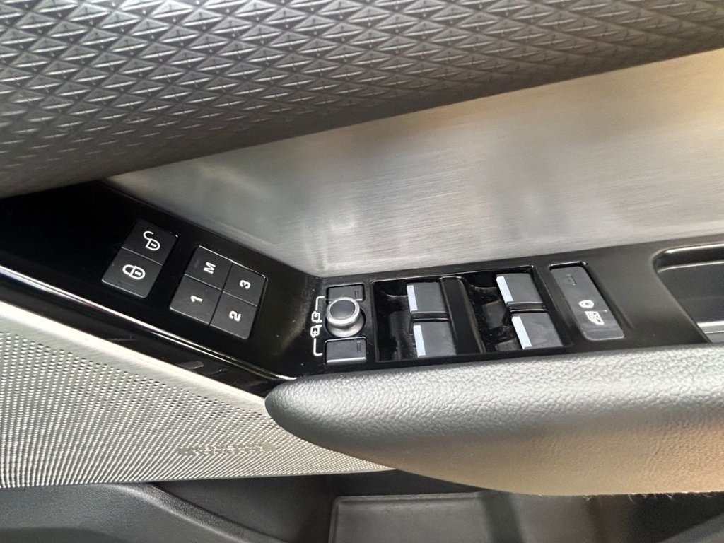 Used Land Rover Range Rover Velar 2020 for sale - 77287531: Photo 29