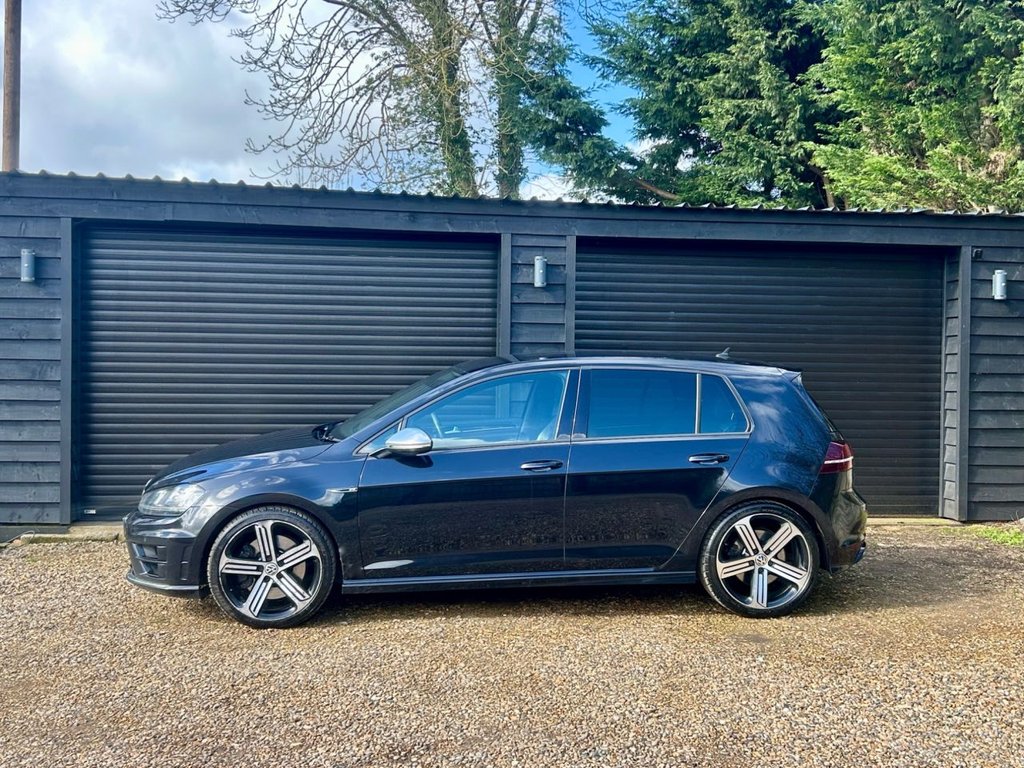 Used Volkswagen Golf 2017 for sale - 77835626: Photo 2