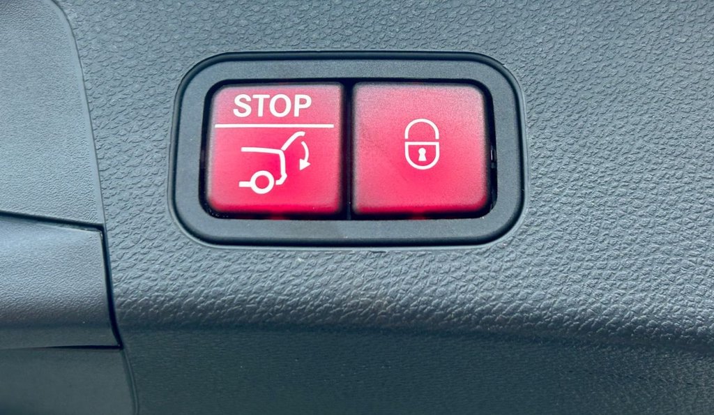 Used Mercedes-Benz C Class 2017 for sale - 77287647: Photo 37