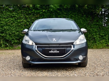 Used Peugeot 208 2015 for sale - 78658093: Photo