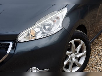Used Peugeot 208 2015 for sale - 78658093: Photo