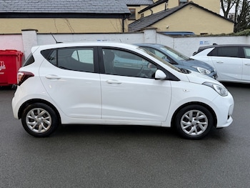 Used Hyundai i10 2019 for sale - 77401659: Photo