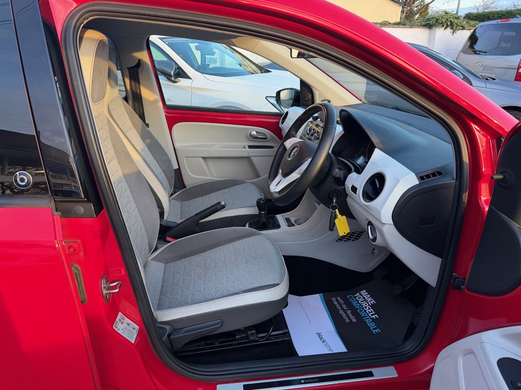 Used Volkswagen up! 2017 for sale - 76840316: Photo 4