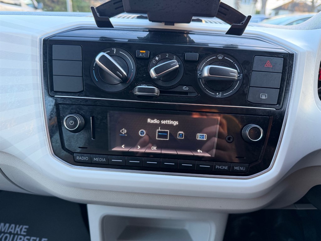 Used Volkswagen up! 2017 for sale - 76840316: Photo 6