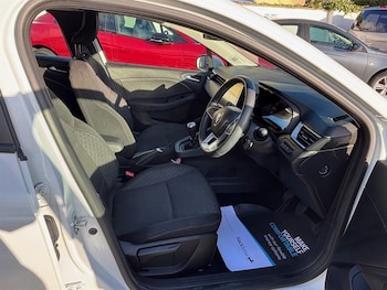 Used Renault Clio 2021 for sale - 76840300: Photo