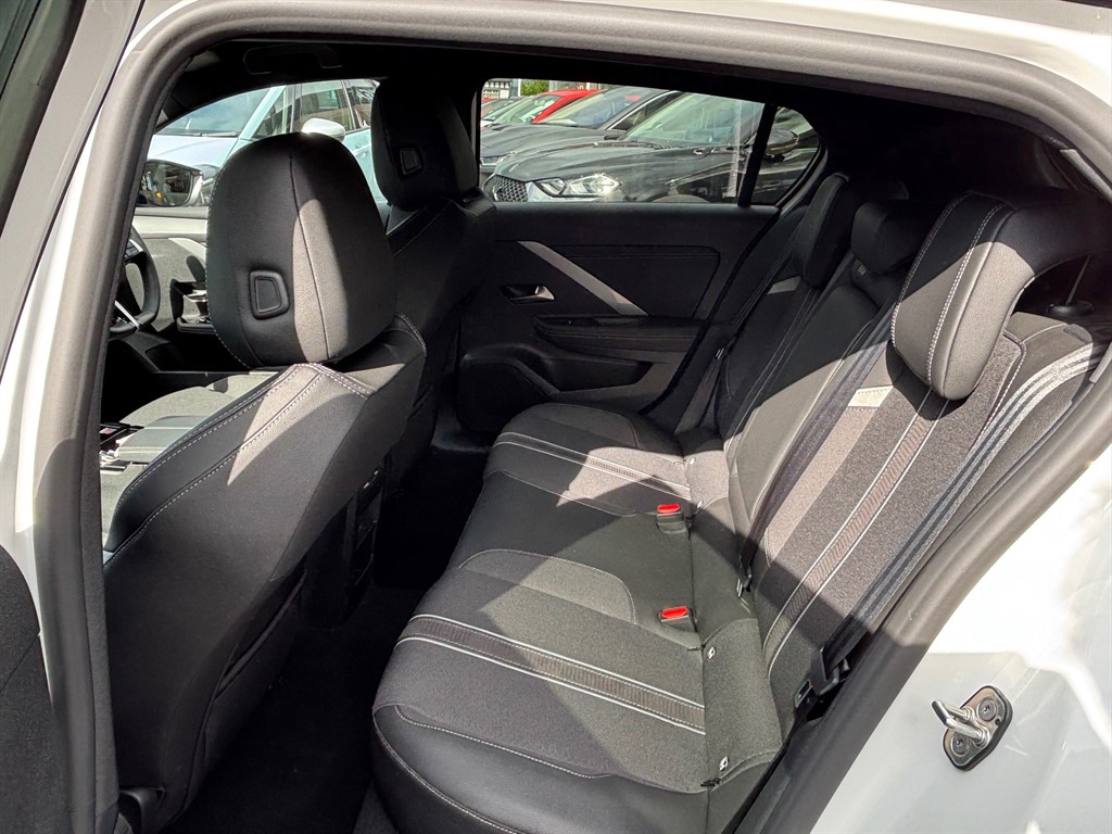 Used Vauxhall Astra 2024 for sale - 76840313: Photo 12