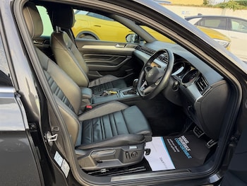 Used Volkswagen Passat 2023 for sale - 77492933: Photo