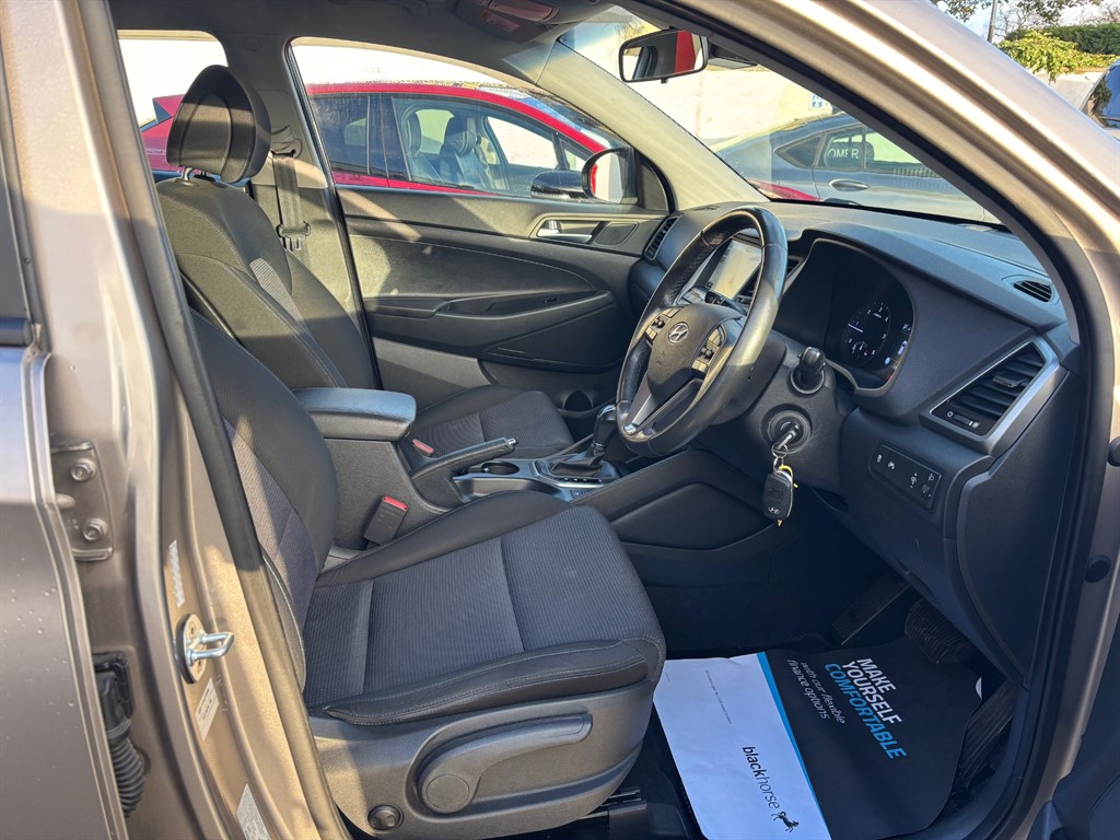 Used Hyundai TUCSON 2017 for sale - 76840309: Photo 4