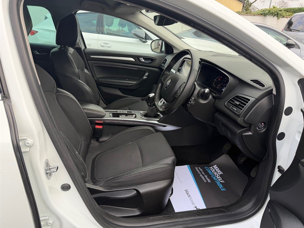 Used Renault Megane 2022 for sale - 76840305: Photo 4