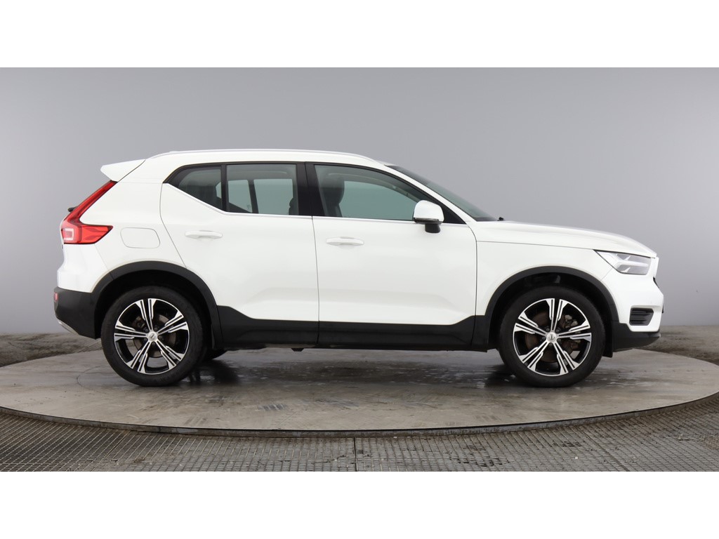 Used Volvo XC40 2022 for sale - 76835115: Photo 2
