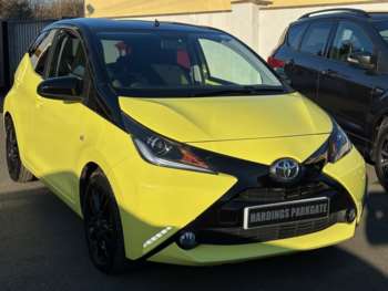 2016 - 1.0 VVT-i x-cite 3 Yellow Bi-Tone Hatchback 5dr Petrol Manual Euro 6 (68 ps