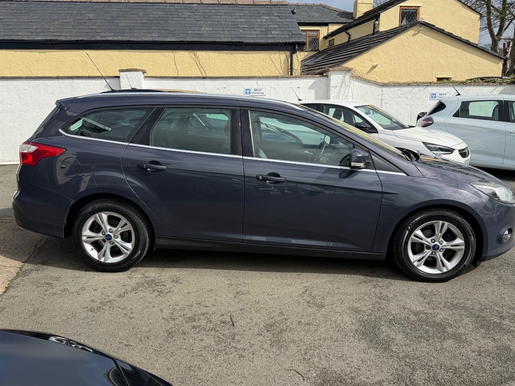 Used Ford Focus 2013 for sale - 78042399: Photo 3