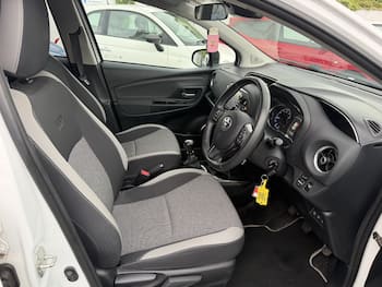Used Toyota Yaris 2020 for sale - 79728985: Photo
