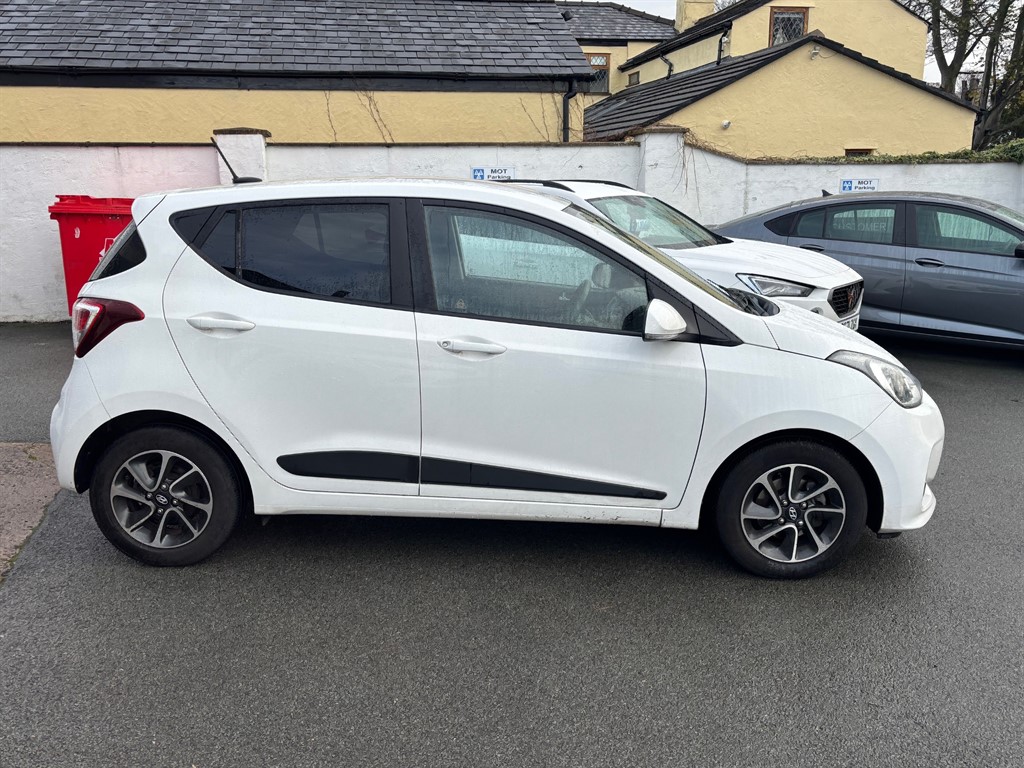 Used Hyundai i10 2017 for sale - 76840314: Photo 3