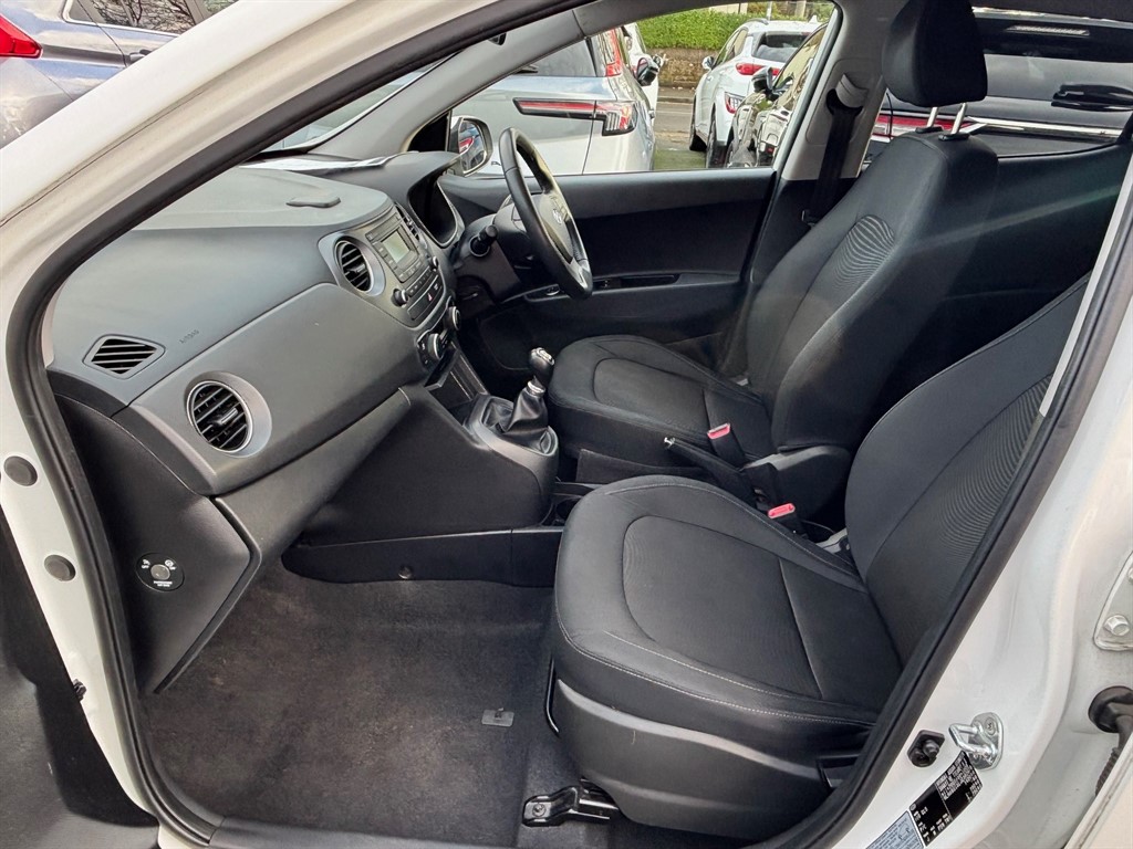 Used Hyundai i10 2017 for sale - 76840314: Photo 6