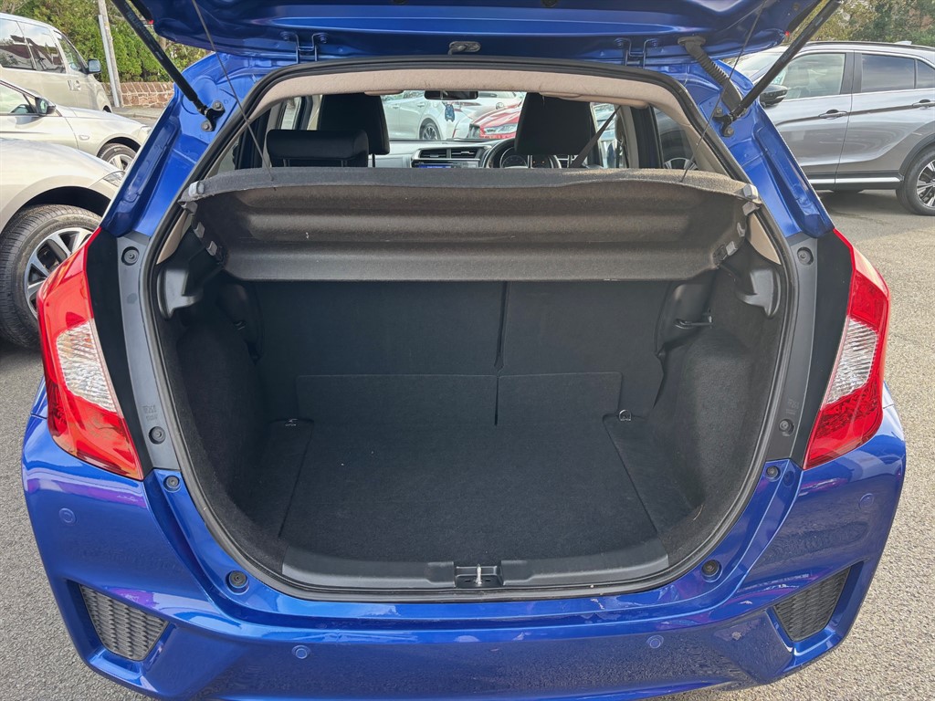 Used Honda Jazz 2017 for sale - 76840302: Photo 12