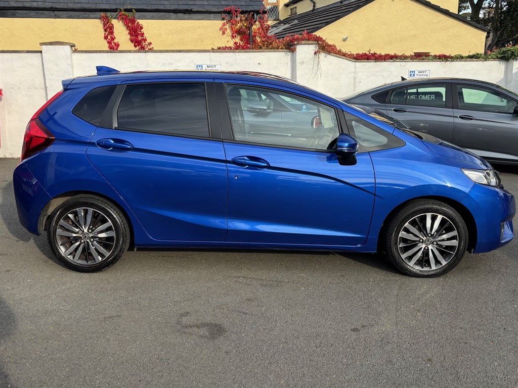 Used Honda Jazz 2017 for sale - 76840302: Photo 3
