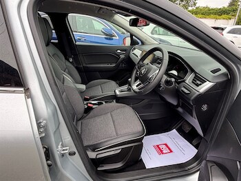 Used Renault Captur 2022 for sale - 76835121: Photo