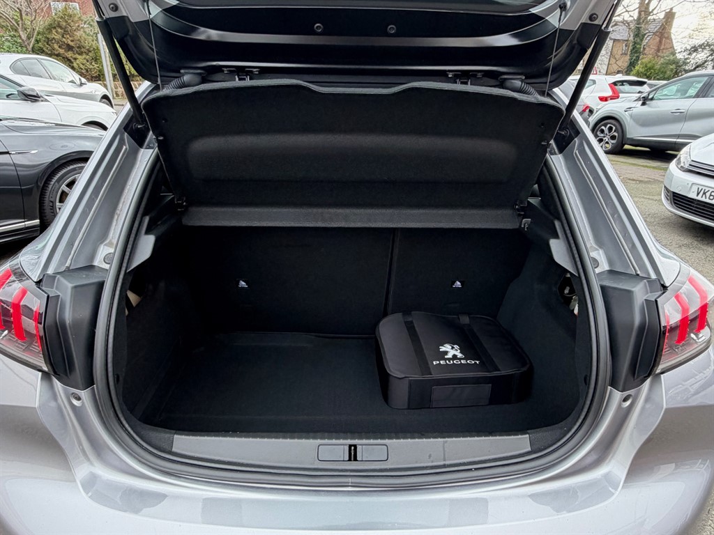 Used Peugeot E-208 2022 for sale - 77492974: Photo 13