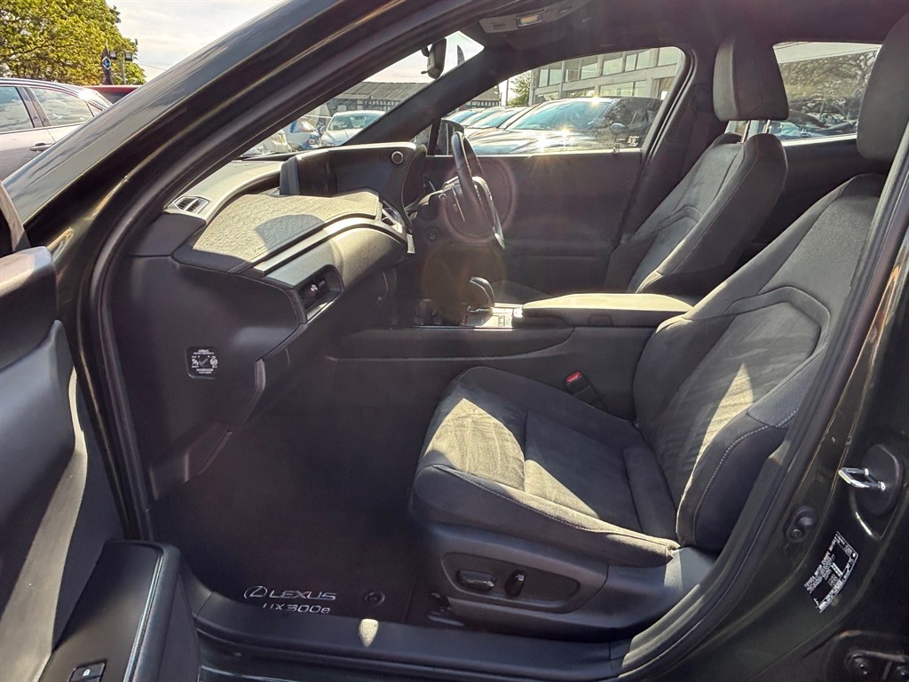 Used Lexus UX 2022 for sale - 76835099: Photo 9