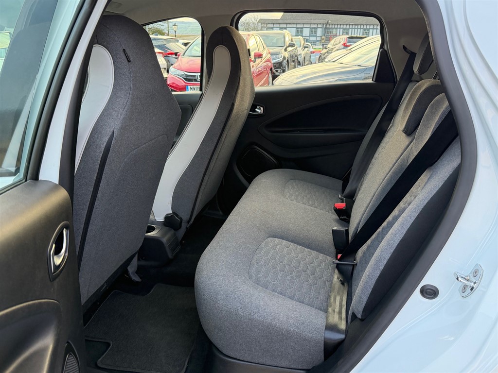 Used Renault Zoe 2021 for sale - 77942472: Photo 12