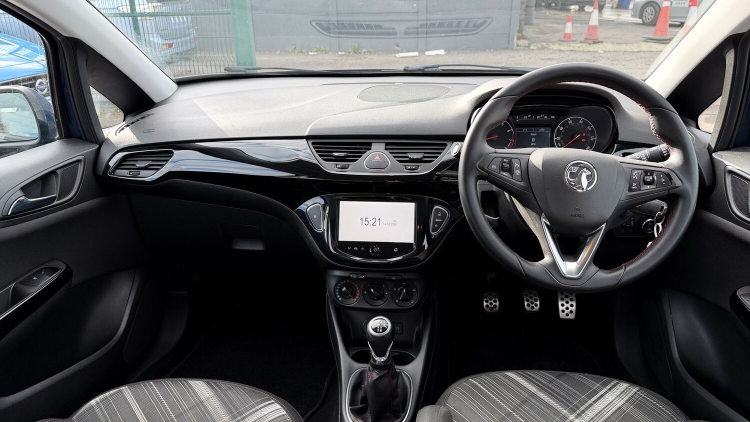 Used Vauxhall Corsa 2015 for sale - 77971938: Photo 10