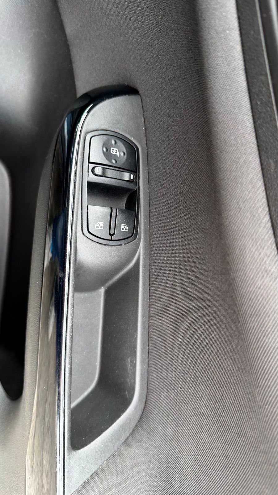 Used Vauxhall Corsa 2015 for sale - 77971938: Photo 31