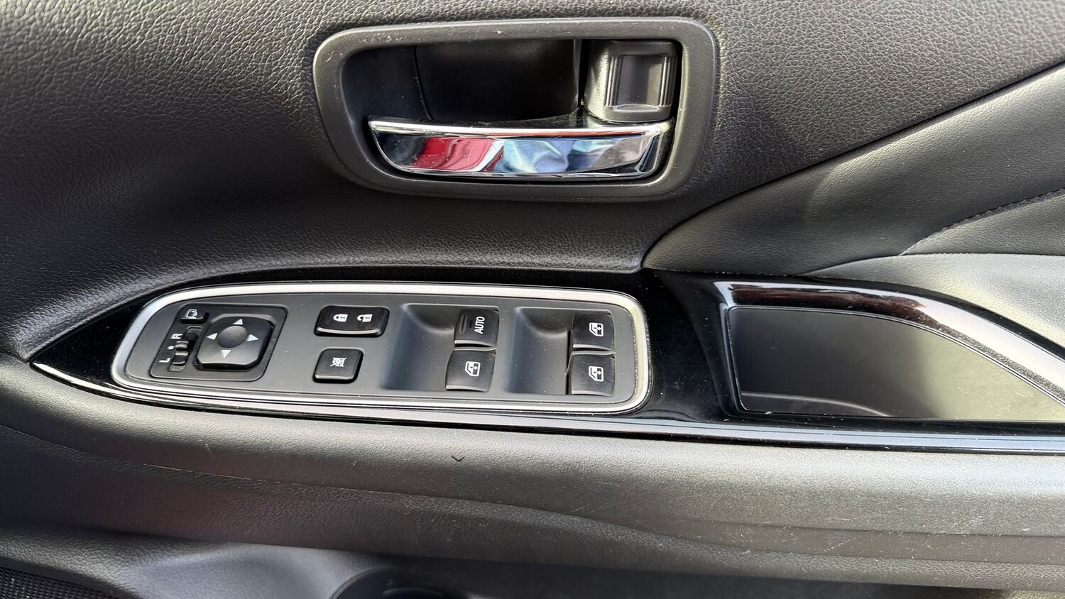 Used Mitsubishi Outlander 2016 for sale - 77588656: Photo 29