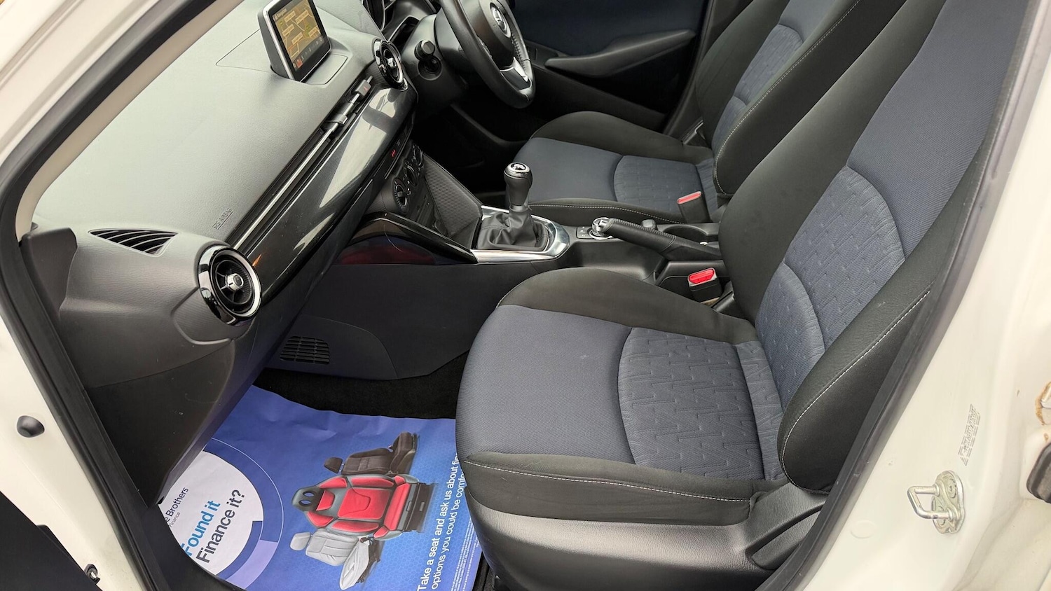 Used Mazda Mazda2 2015 for sale - 76552190: Photo 16