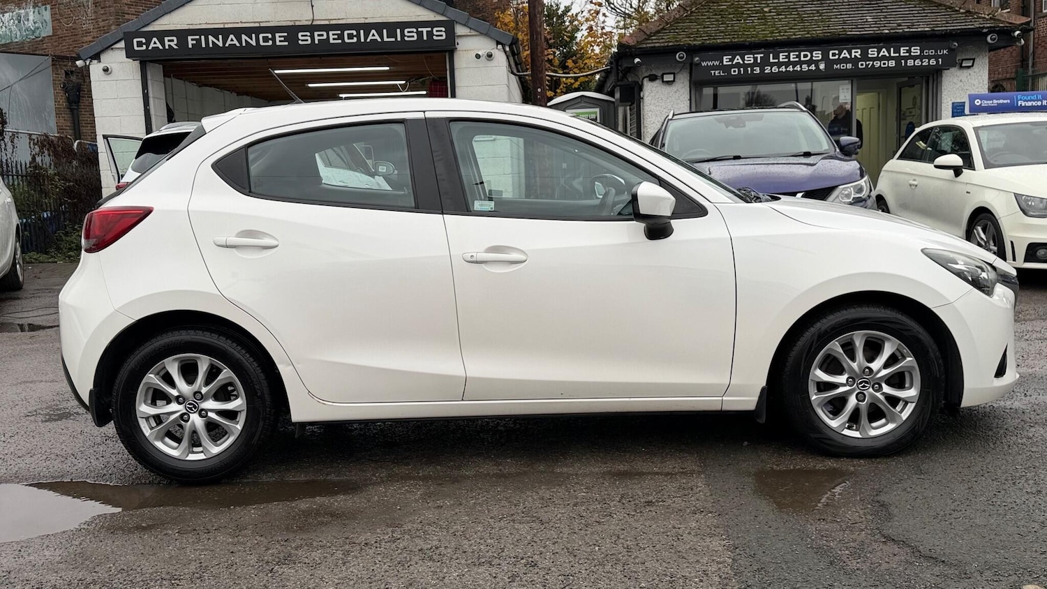 Used Mazda Mazda2 2015 for sale - 76552190: Photo 2