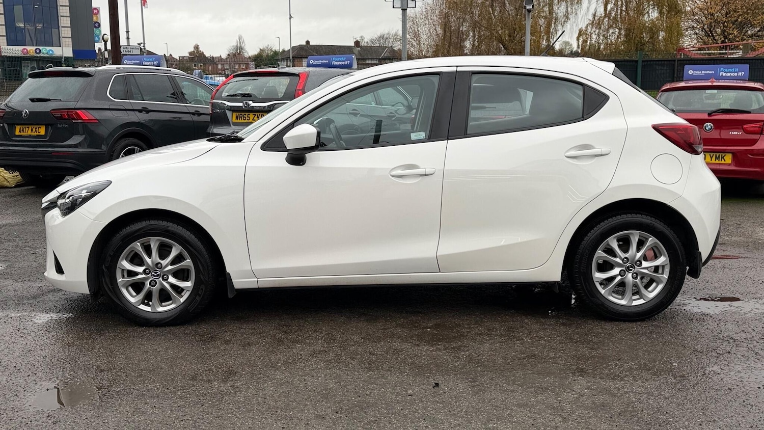 Used Mazda Mazda2 2015 for sale - 76552190: Photo 6