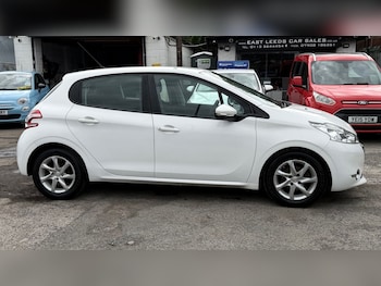 Used Peugeot 208 2015 for sale - 78312833: Photo
