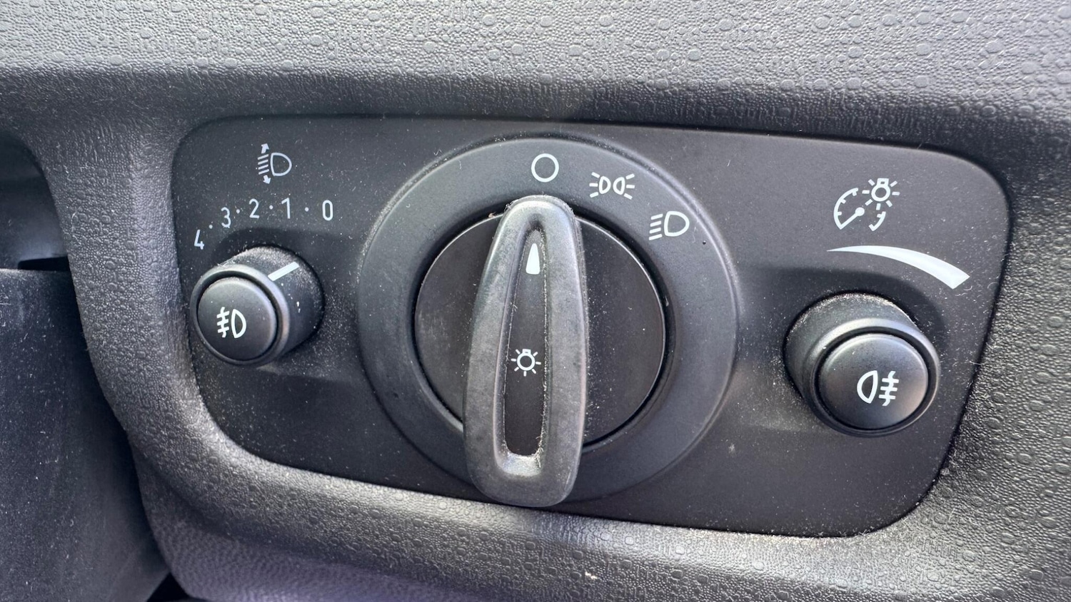 Vehicle 28