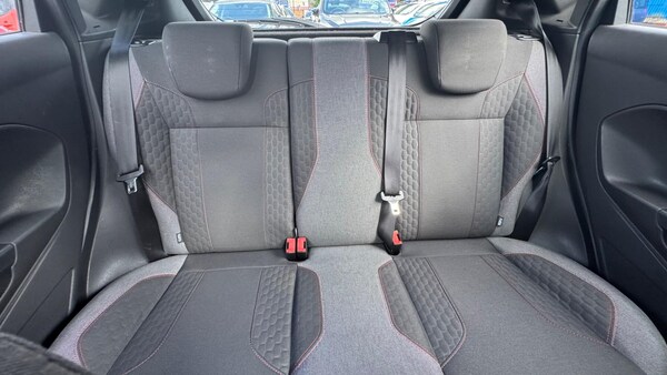 Used Ford Fiesta 2016 for sale - 75522307: Photo 32