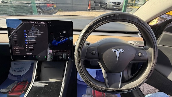 Used Tesla Model 3 2019 for sale - 76190894: Photo 24